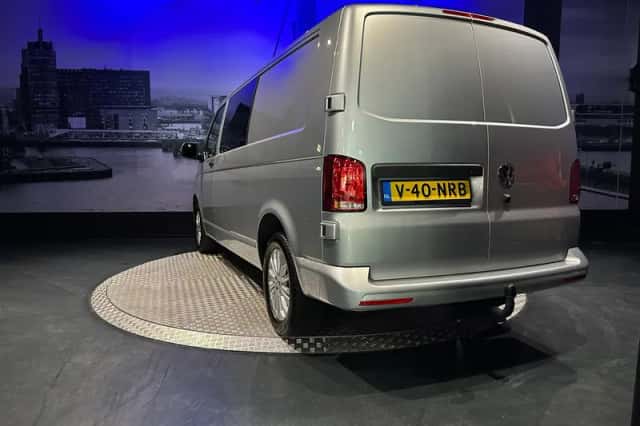 Volkswagen Transporter (2024) thumbnail 10
