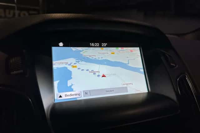 Ford Focus (2018) thumbnail 18