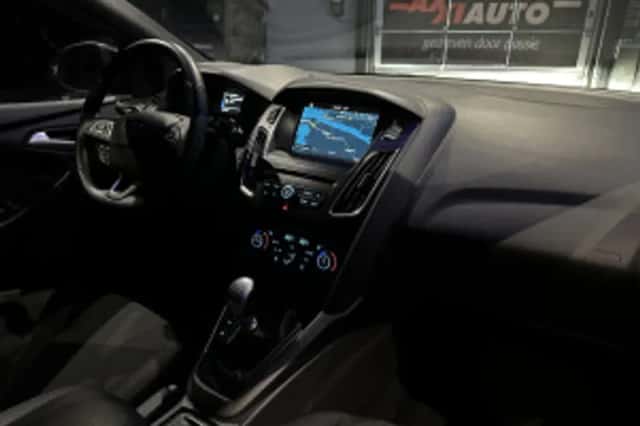 Ford Focus (2018) thumbnail 55