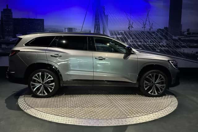 Renault Espace (2024) thumbnail 2