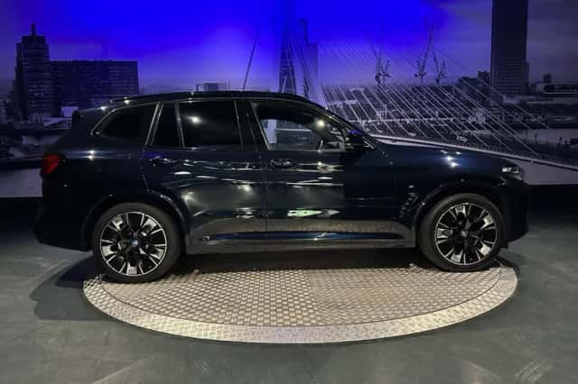 BMW iX3 (2023) thumbnail 2