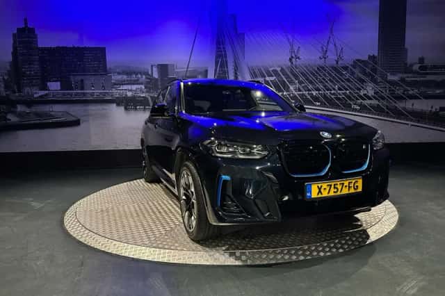 BMW iX3 (2023) thumbnail 4