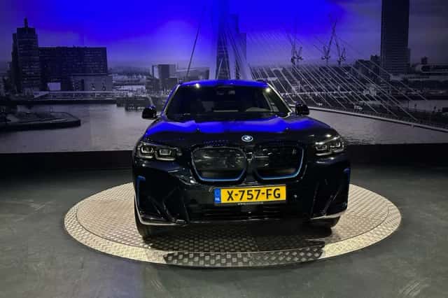 BMW iX3 (2023) thumbnail 5