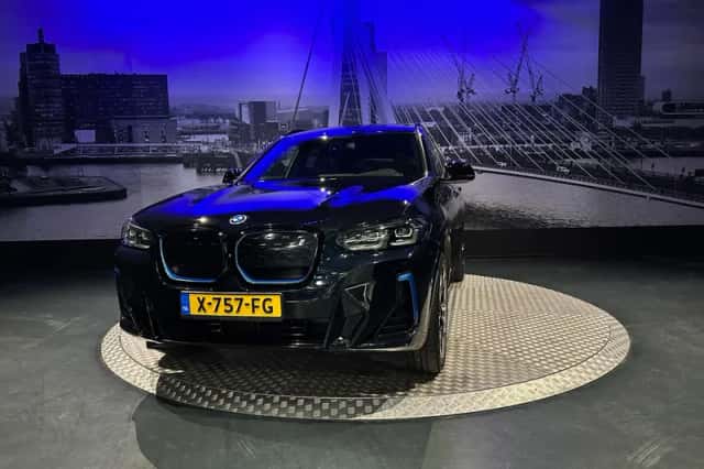 BMW iX3 (2023) thumbnail 6