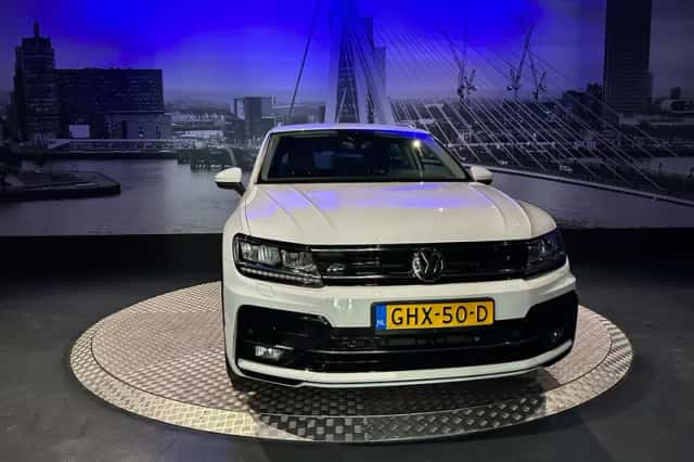 Volkswagen Tiguan (2019) thumbnail 5