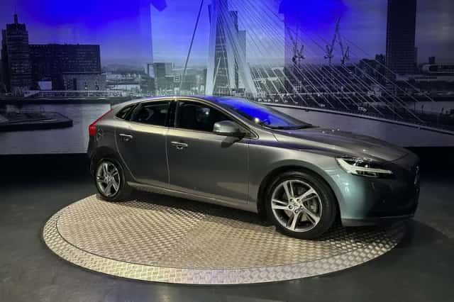 Volvo V40 (2017) thumbnail 3