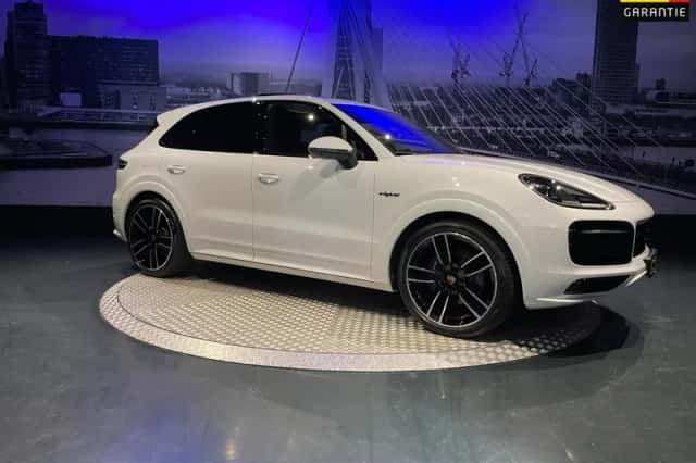 Porsche Cayenne (2022) thumbnail 1