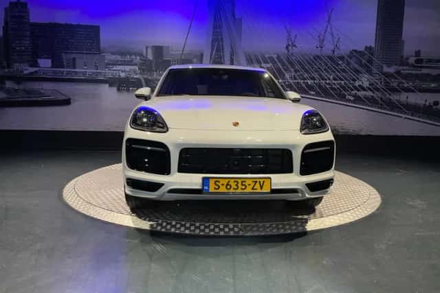 Porsche Cayenne (2022) thumbnail 5