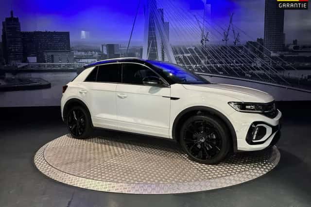 Volkswagen T-Roc (2023) thumbnail 1