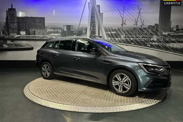 Renault Mégane (2024) thumbnail 1
