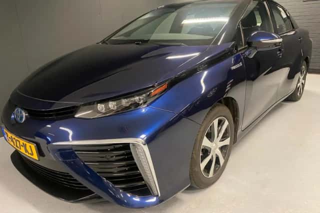 Toyota Mirai (2017) thumbnail 1