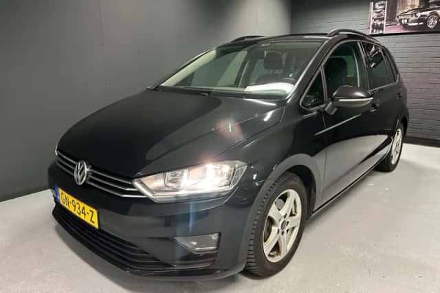 Volkswagen Golf Sportsvan (2015) thumbnail 1