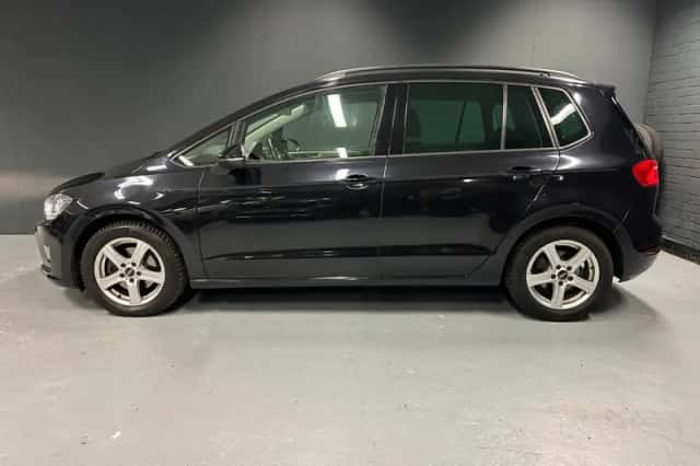 Volkswagen Golf Sportsvan (2015) thumbnail 3