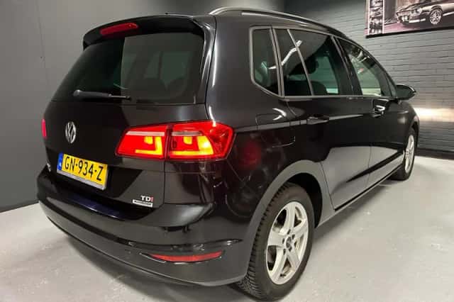 Volkswagen Golf Sportsvan (2015) thumbnail 5