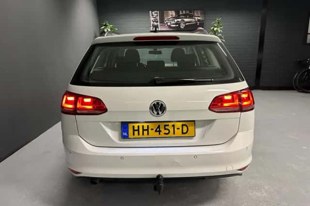 Volkswagen Golf (2015) thumbnail 4