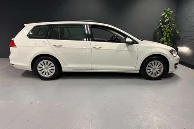 Volkswagen Golf (2015) thumbnail 5