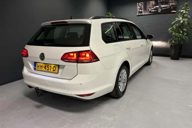 Volkswagen Golf (2015) thumbnail 6