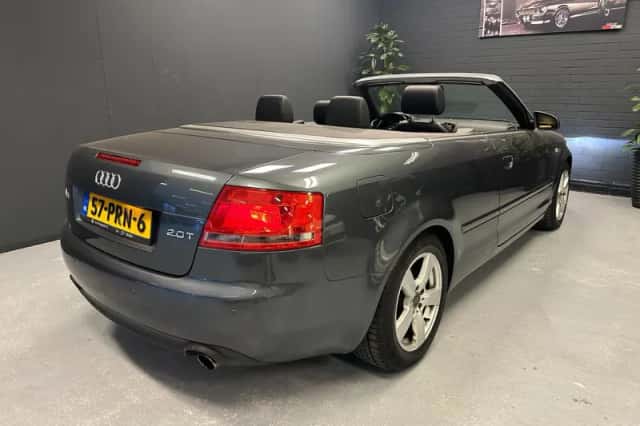 Audi A4 (2009) thumbnail 3
