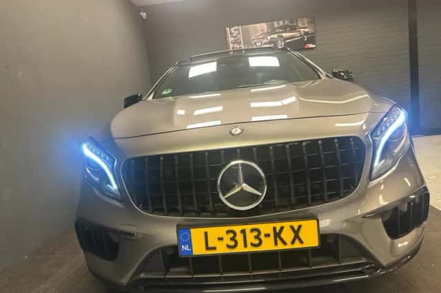 Mercedes-Benz GLA-Klasse (2014) thumbnail 2