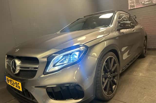 Mercedes-Benz GLA (2017) thumbnail 1