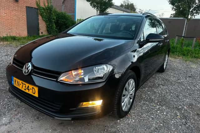 Volkswagen Golf (2016) thumbnail 1