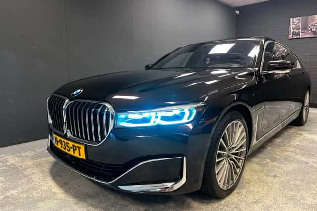 BMW 7-Serie (2020) thumbnail 1