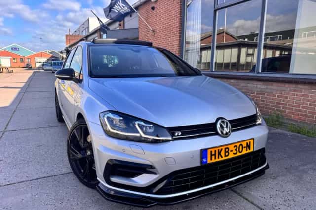 Volkswagen Golf (2018) thumbnail 1