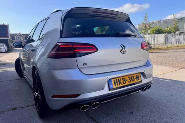 Volkswagen Golf (2018) thumbnail 2
