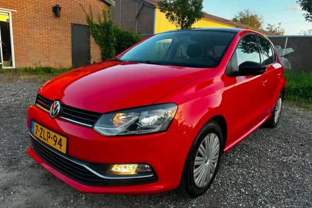 Volkswagen Polo (2015) thumbnail 1