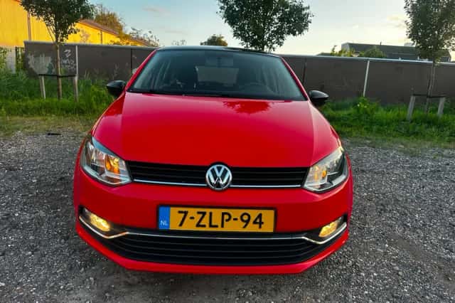 Volkswagen Polo (2015) thumbnail 2