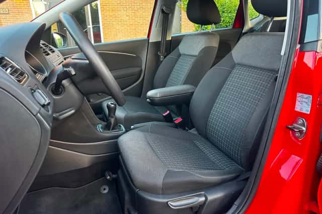 Volkswagen Polo (2015) thumbnail 5