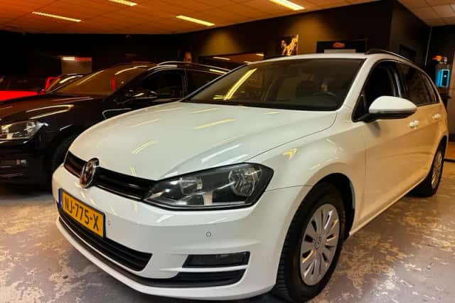 Volkswagen Golf (2017) thumbnail 1
