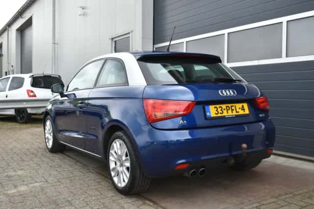 Audi A1 (2011) thumbnail 3