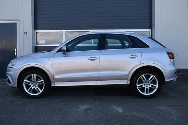 Audi Q3 (2015) thumbnail 2
