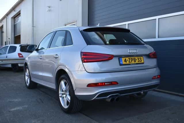 Audi Q3 (2015) thumbnail 3