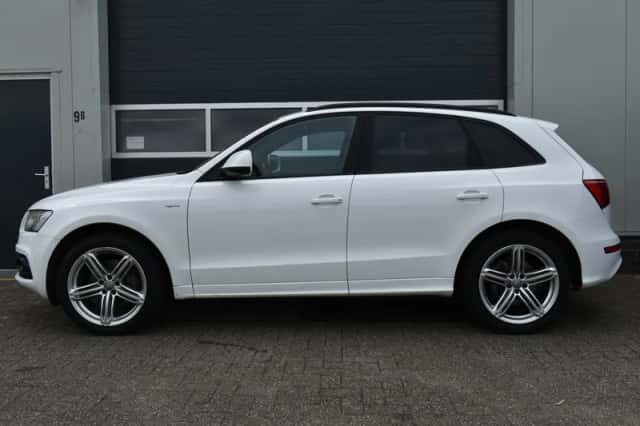 Audi Q5 (2012) thumbnail 2