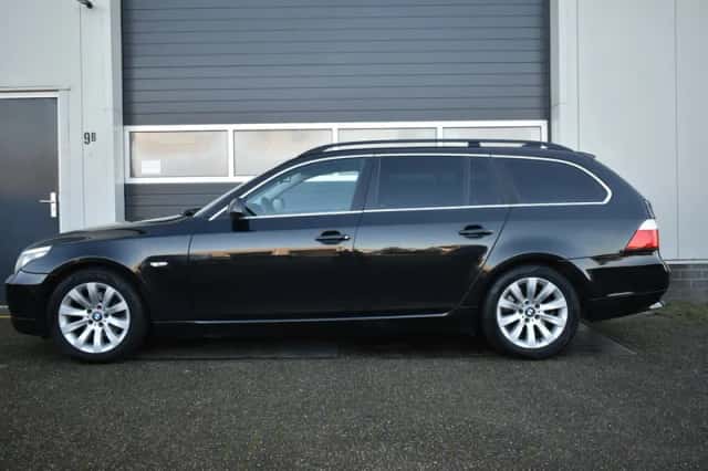BMW 5-Serie (2009) thumbnail 2