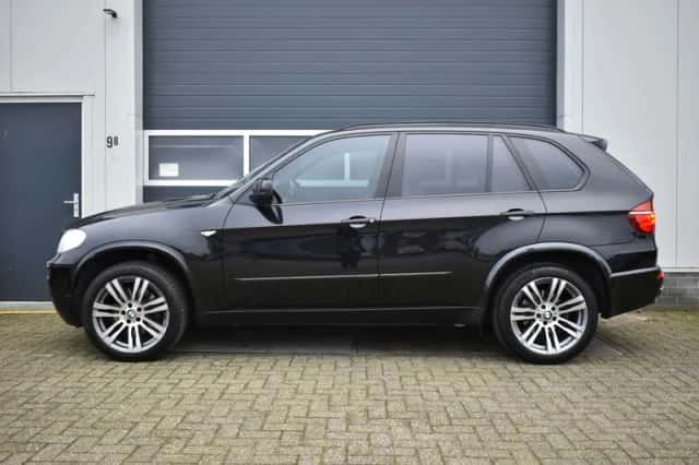 BMW X5 (2011) thumbnail 2
