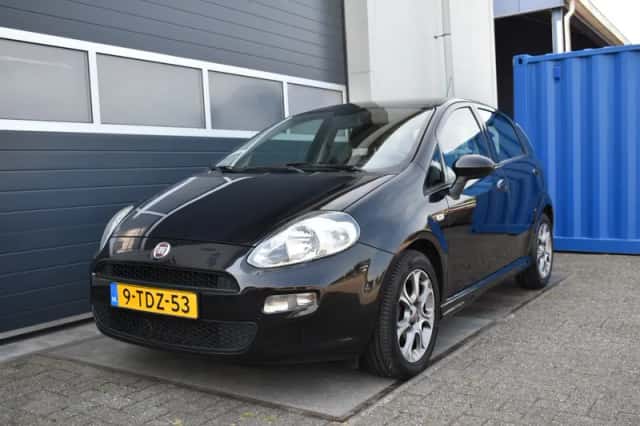 Fiat Punto (2014) thumbnail 1