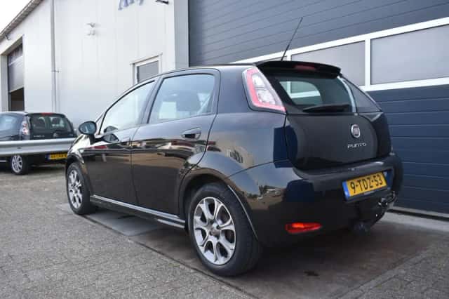 Fiat Punto (2014) thumbnail 3