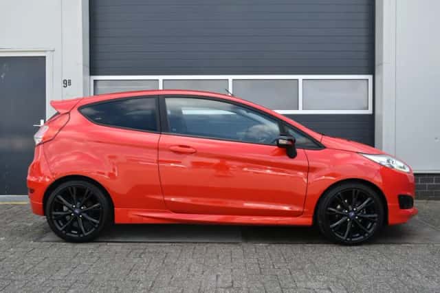 Ford Fiesta (2016) thumbnail 6