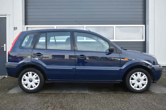Ford Fusion (2011) thumbnail 6