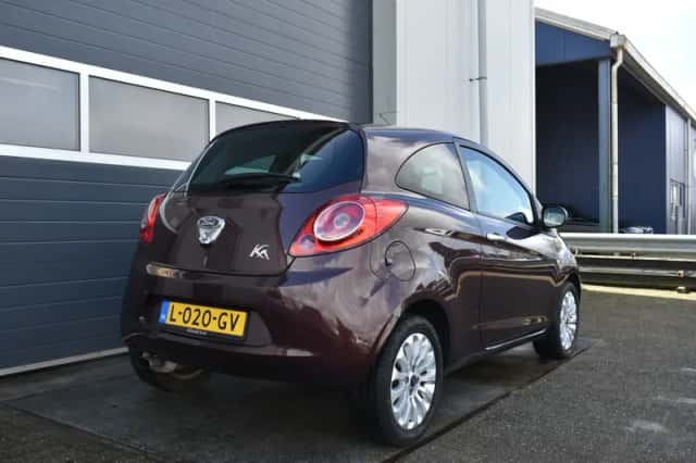 Ford Ka (2010) thumbnail 5