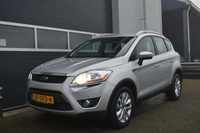 Ford Kuga (2011) thumbnail 1
