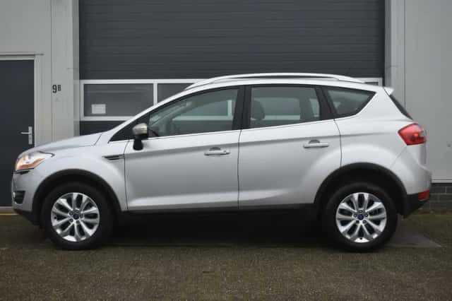 Ford Kuga (2011) thumbnail 2