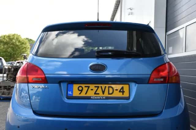 Kia Venga (2010) thumbnail 4