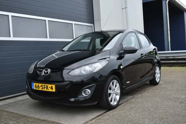 Mazda 2 (2011) thumbnail 1