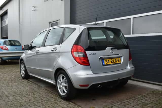 Mercedes-Benz A-Klasse (2011) thumbnail 3