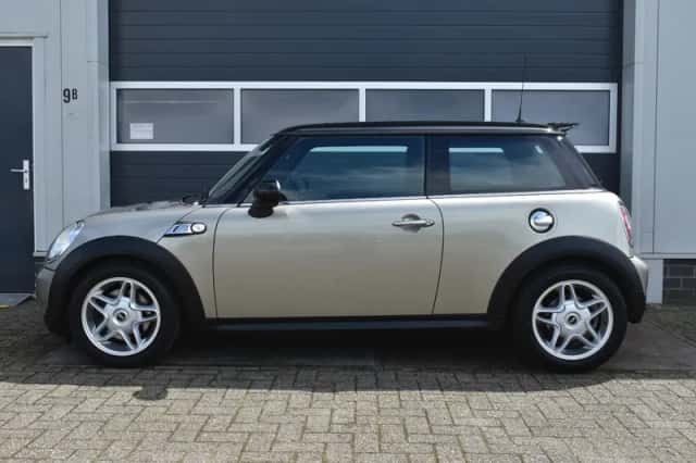 MINI Cooper S (2007) thumbnail 2