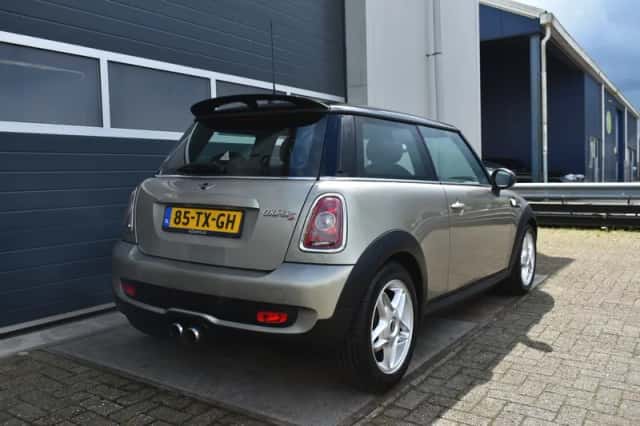 MINI Cooper S (2007) thumbnail 5
